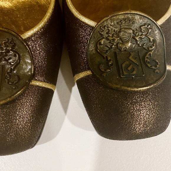Gianfranco Ferre Bronze Leather Medallion Heels - Picture 3 of 7
